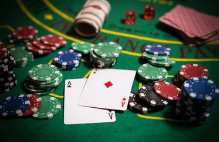 Tampilan meja Baccarat Tanpa Komisi rajabet di layar smartphone dengan dealer langsung