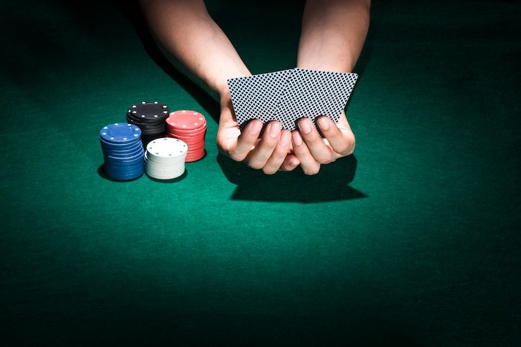 Tampilan permainan baccarat real-time dengan dealer langsung dan area taruhan virtual